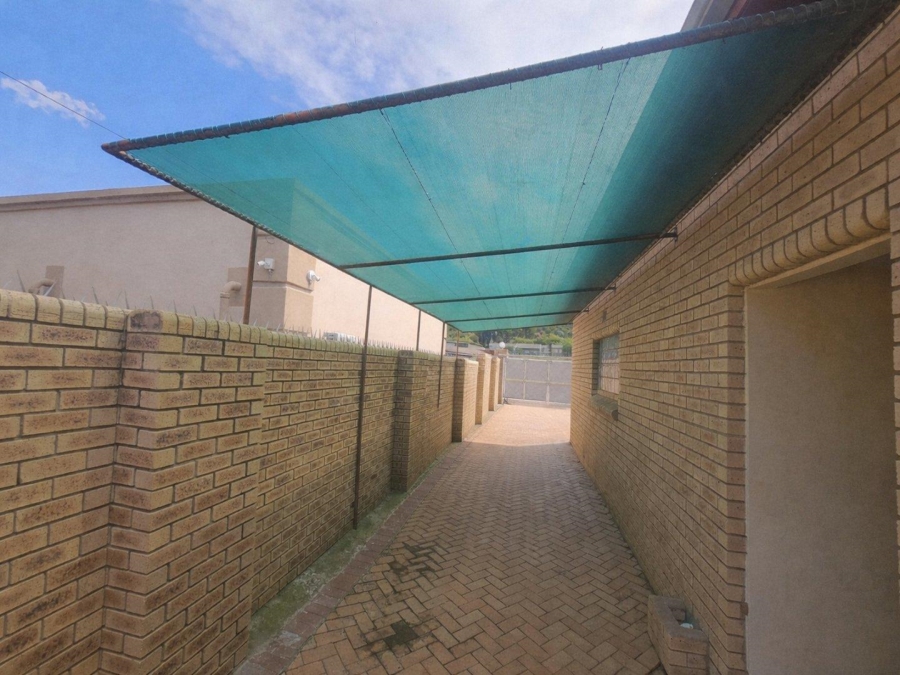 4 Bedroom Property for Sale in Ladybrand Free State